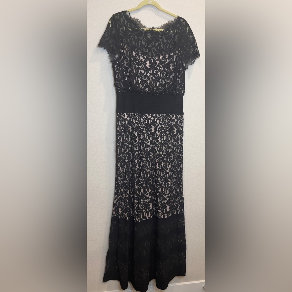 TADASHI SHOJI Black & Beige Cap Sleeve
Illusion Maxi Lace Gown. SZ 14